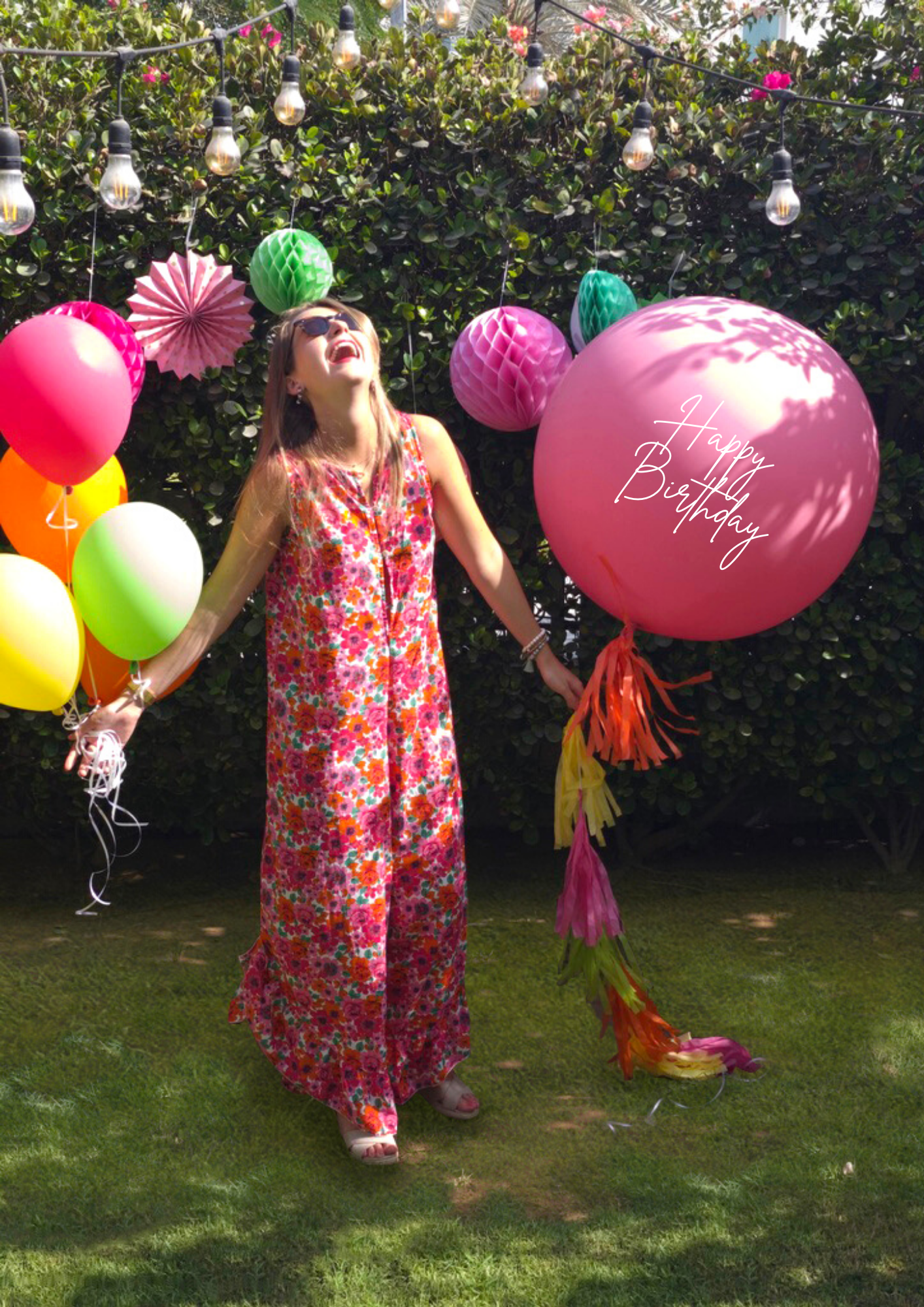 Personalised jumbo balloon with tassels